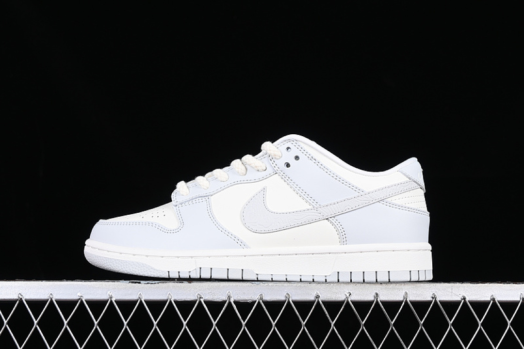 Unbranded [FJ4553-133]-[DUNK LOW NEEDLEWORK SAIL/TAWNY/METALLIC SILVER/PHOTON DUST]-[UNSIZE:36-46], photo 1