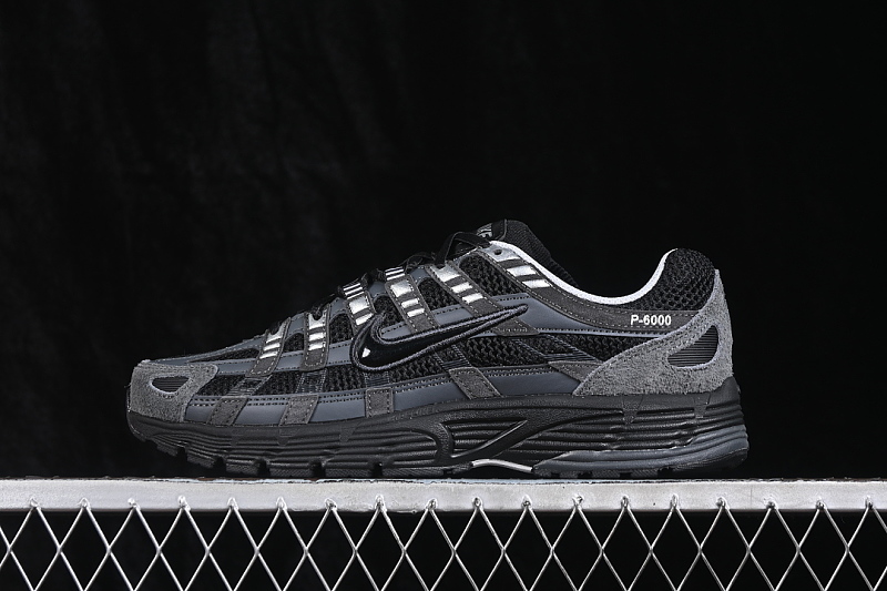Nike Nike P-6000 SUEDE ANTHRACITE/CHROME/METALLIC SILVER/BLACK · HF0015-002, photo 1