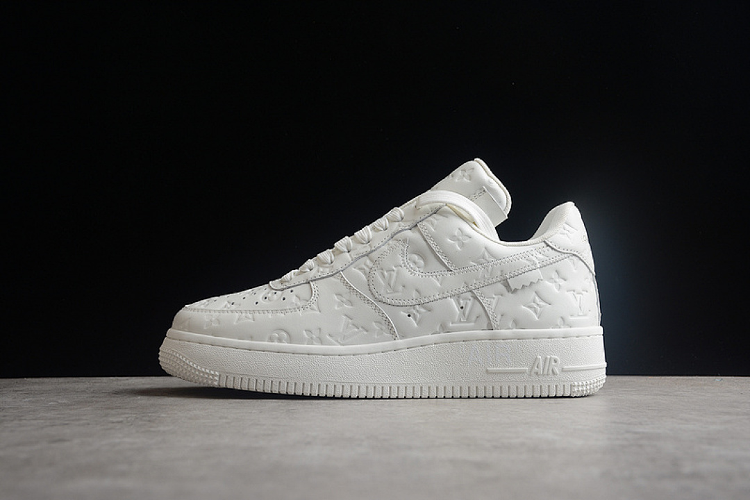 Nike [L*V X AIR FORCE 1 LOW 07 WHITE/WHITE/WHITE]-[MAN:38-45], photo 1