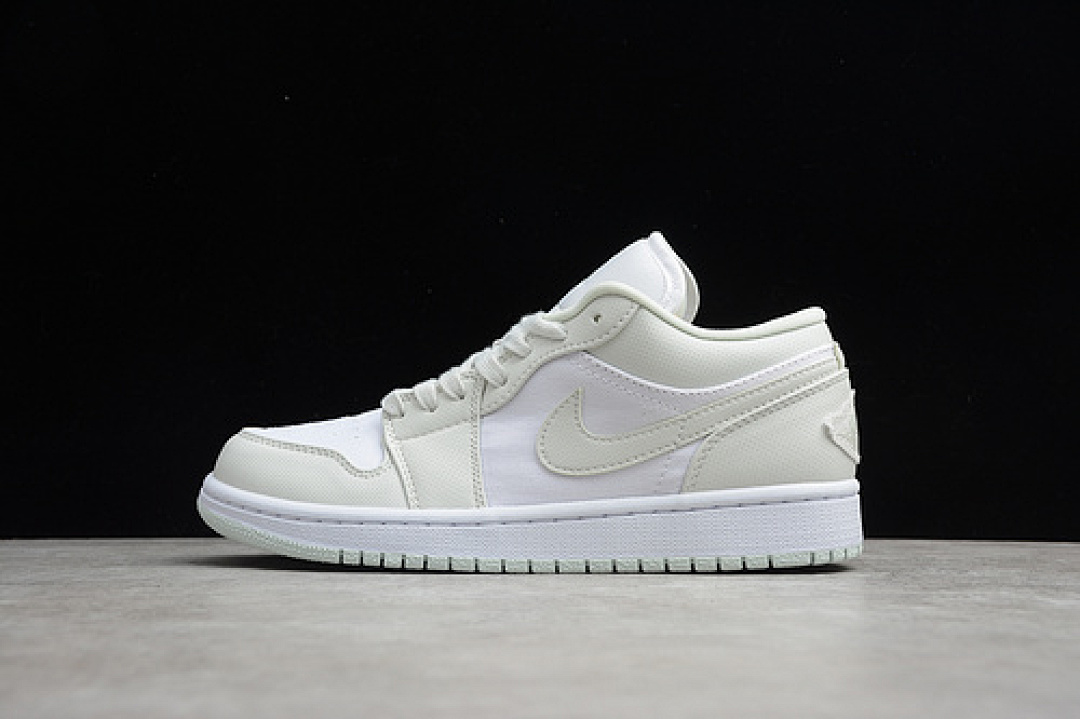 Jordan [CW1381-003]-[AIR JORDAN 1 LOW WHITE/SPRUCE AURA-SPRUCE AURA]-[WOMAN:36-39], photo 1