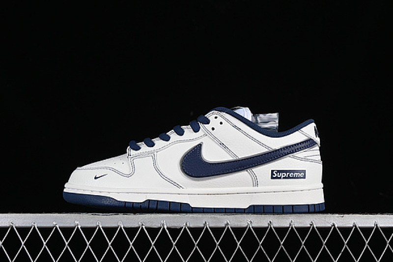Supreme Nike SUPREME SB DUNK LOW WHITE/BLUE · RM2308-238, photo 1