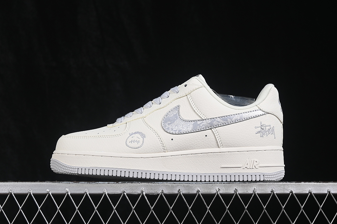 Nike [DW8806-013]-[AIR FORCE 1 07 LOW CASUAL SNEAKERS WHITE/GREY/WHITE]-[WOMAN:36-39]-[MAN:40-45] - Image 2