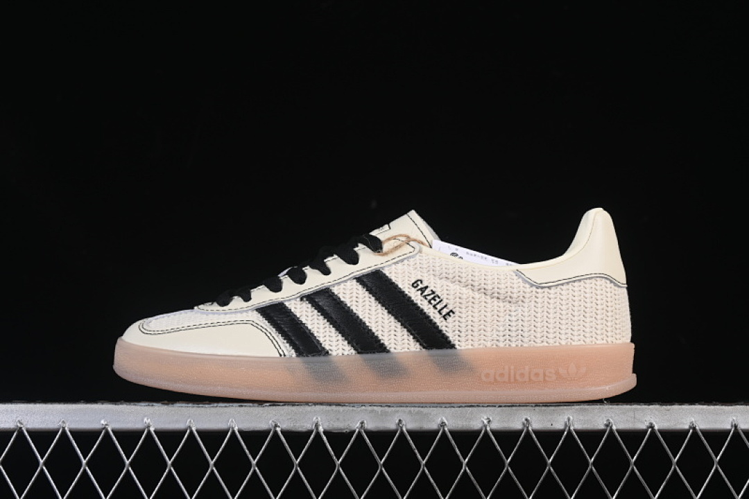 Unbranded [JQ7083]-[GAZELLE INDOOR SHOES CREAM WHITE / CORE BLACK /BEIGE]-[WOMAN:35-39]-[MAN:40-45], photo 1