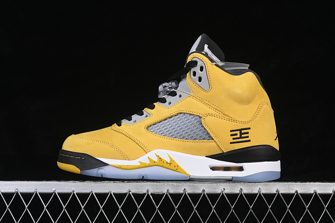 Jordan [IO3372-700]-[JORDAN 5 RETRO YELLOW/MULTI-COLOR]-[MAN:40-47.5], photo 1