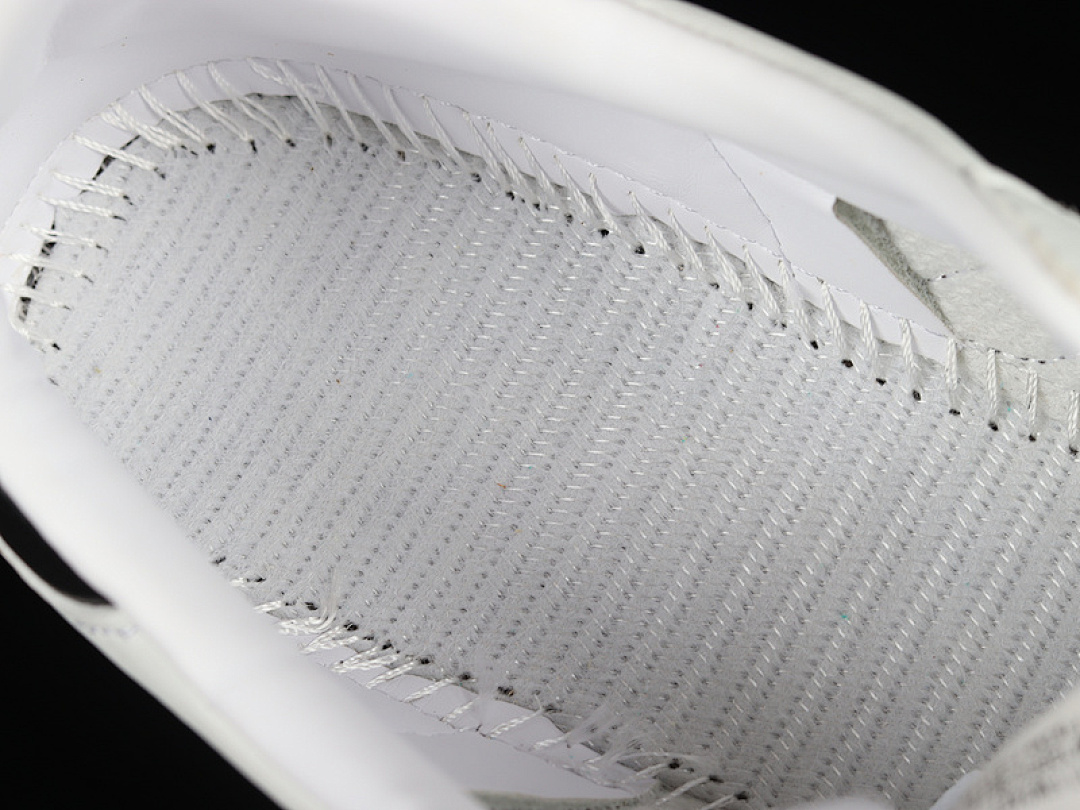 Adidas [FW2427]-[SAMBA VEGAN SHOES CLOUD WHITE/CORE BLACK/GUM]-[WOMAN:36-39]-[MAN:40-45] - Image 4