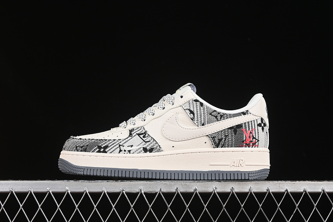 Nike [XS1958-587]-[AIR FORCE 1 07 LOW LV WHITE/GREY/BLACK]-[WOMAN:36-39]-[MAN:40-45] - Image 2