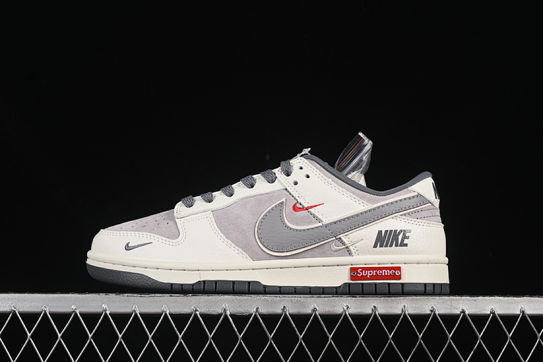 Supreme [SC9207-408]-[SB DUNK LOW SUPREME WHITE/GREY/RED]-[WOMAN:36-39]-[MAN:40-45], photo 1