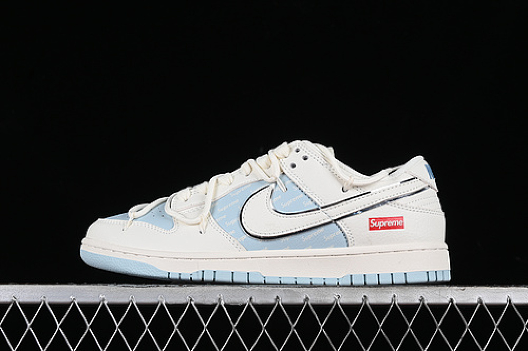 Supreme [JJ5688-107]-[SB DUNK LOW SUPREME WHITE/BLUE/SILVER]-[WOMAN:36-39]-[MAN:40-45], photo 1