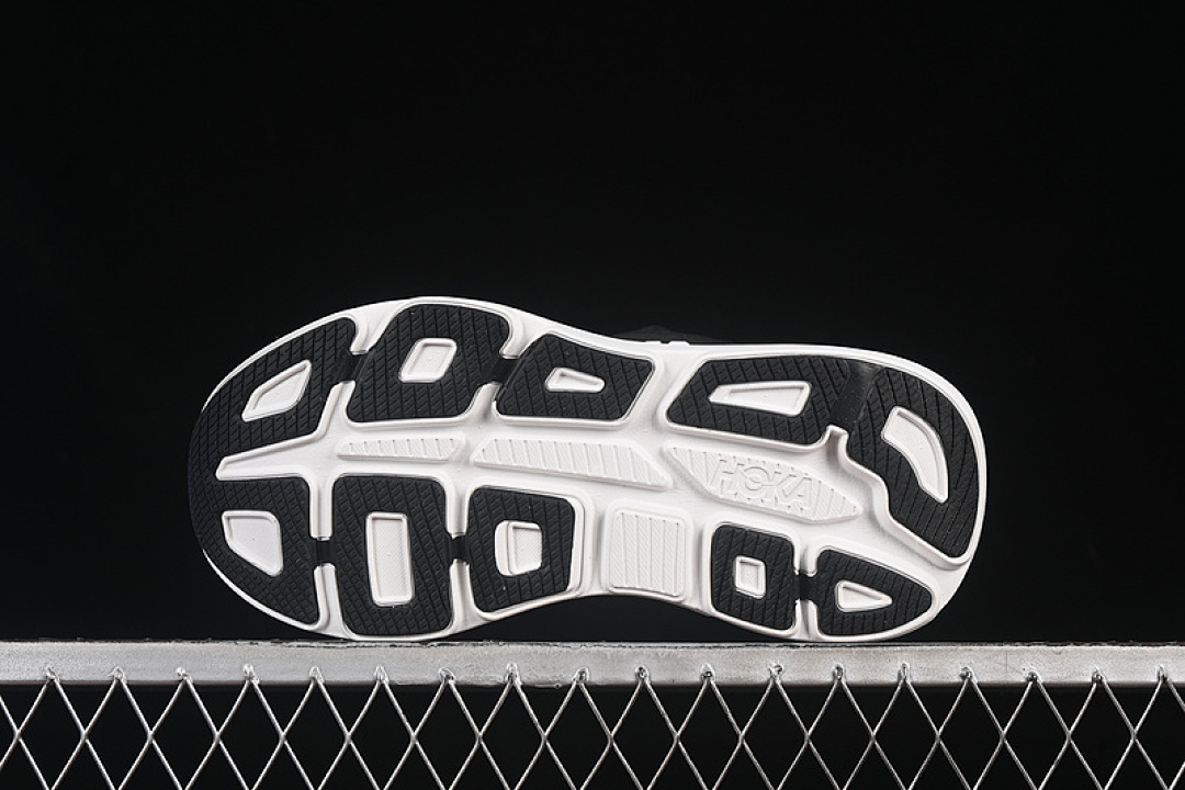 On Running [1162011 BWHT]-[HOKA ONE BONDI 9 BLACK/WHITE]-[WOMAN:36-39]-[MAN:40-45] - Image 15