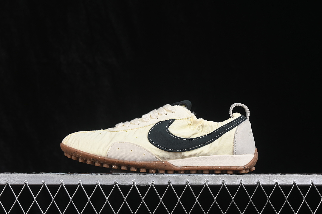 On Running On Running MOON SHOE SP ALABASTER/OFF NOIR/SOFT PEARL/BROWN · HV8547-700, photo 1