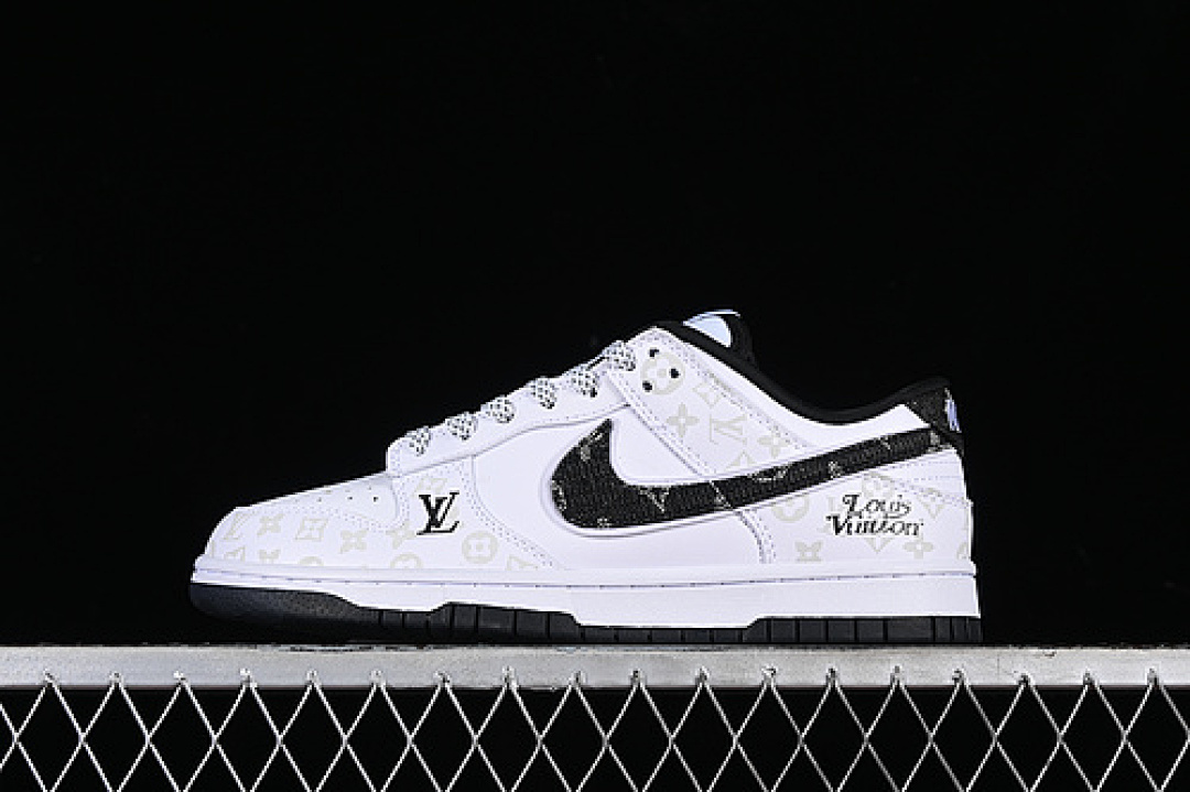 Unbranded [DD1391-136]-[SB DUNK LOW L*V WHITE/BLACK/GREY]-[WOMAN:36-39]-[MAN:40-46], photo 1