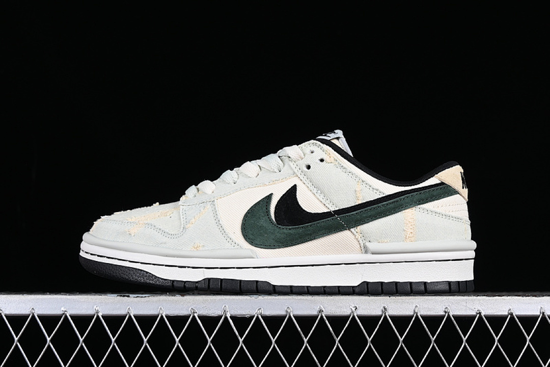 Nike OTOMO KATSUHIRO X SB DUNK LOW WHITE/GREEN · DZ2794-166, photo 1
