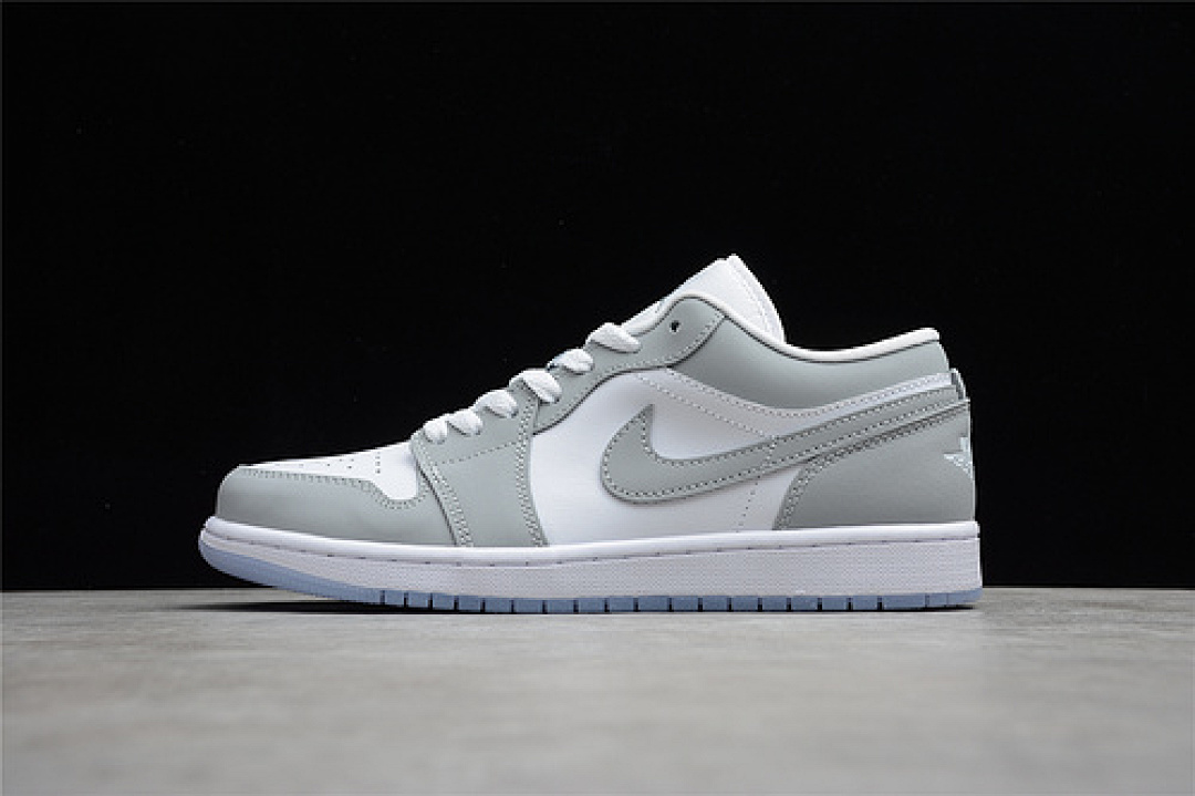 Jordan [DC0774-105]-[CJ AIR JORDAN 1 LOW WHITE/WOLF GREY-ALUMINUM]-[WOMAN:36-39]-[MAN:40-46], photo 1