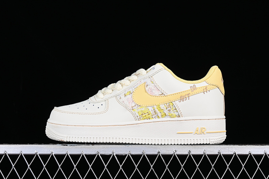 Nike [FJ7740-016]-[AIR FORCE 1 07 LOW JUST DO IT WHITE/GOLD]-[WOMAN:36-42], photo 1