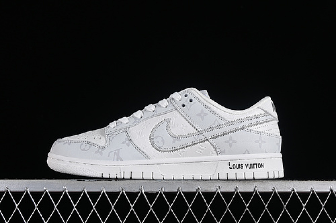 Unbranded [FC1688-183]-[SB DUNK LOW L*V WHITE/BLUE/GREY]-[WOMAN:36-39]-[MAN:40-45], photo 1