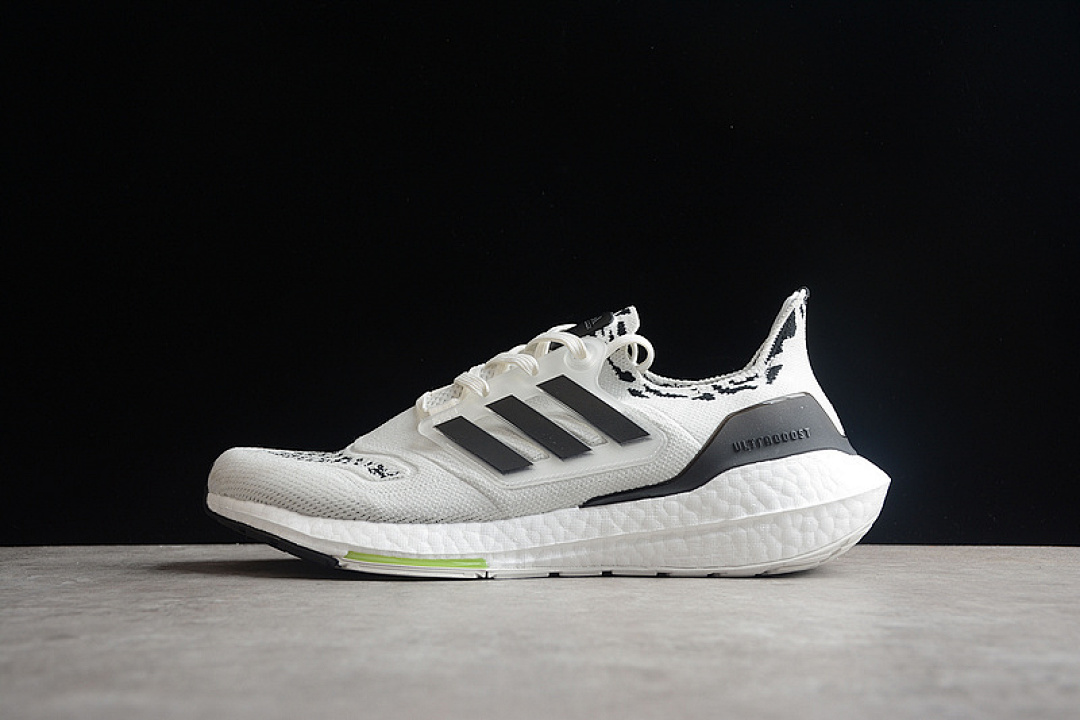 Unbranded [GX5573]-[ULTRABOOST 22 SHOES NON DYED/CORE BLACK/ALMOST LIME]-[WOMAN:36-39]-[MAN:40-48], photo 1