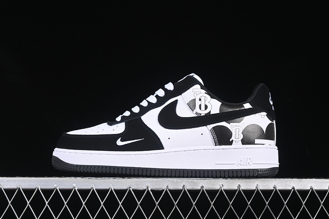 Nike Nike AIR FORCE 1 07 LOW WHITE/BLACK · DF0188-029, photo 1
