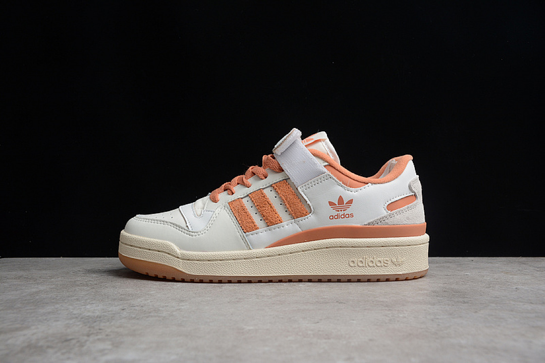 FORUM 84 LOW SHOES CLOUD WHITE/HAZY COPPER/CREAM WHITE · G57966, photo 1