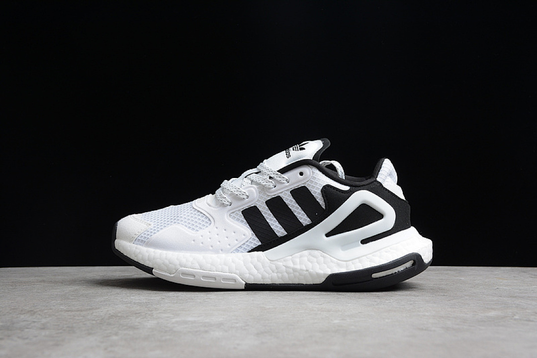 DAY JOGGER BOOST SHOES CLOUD WHITE/CORE BLACK/CLOUD WHITE · FW5900, photo 1