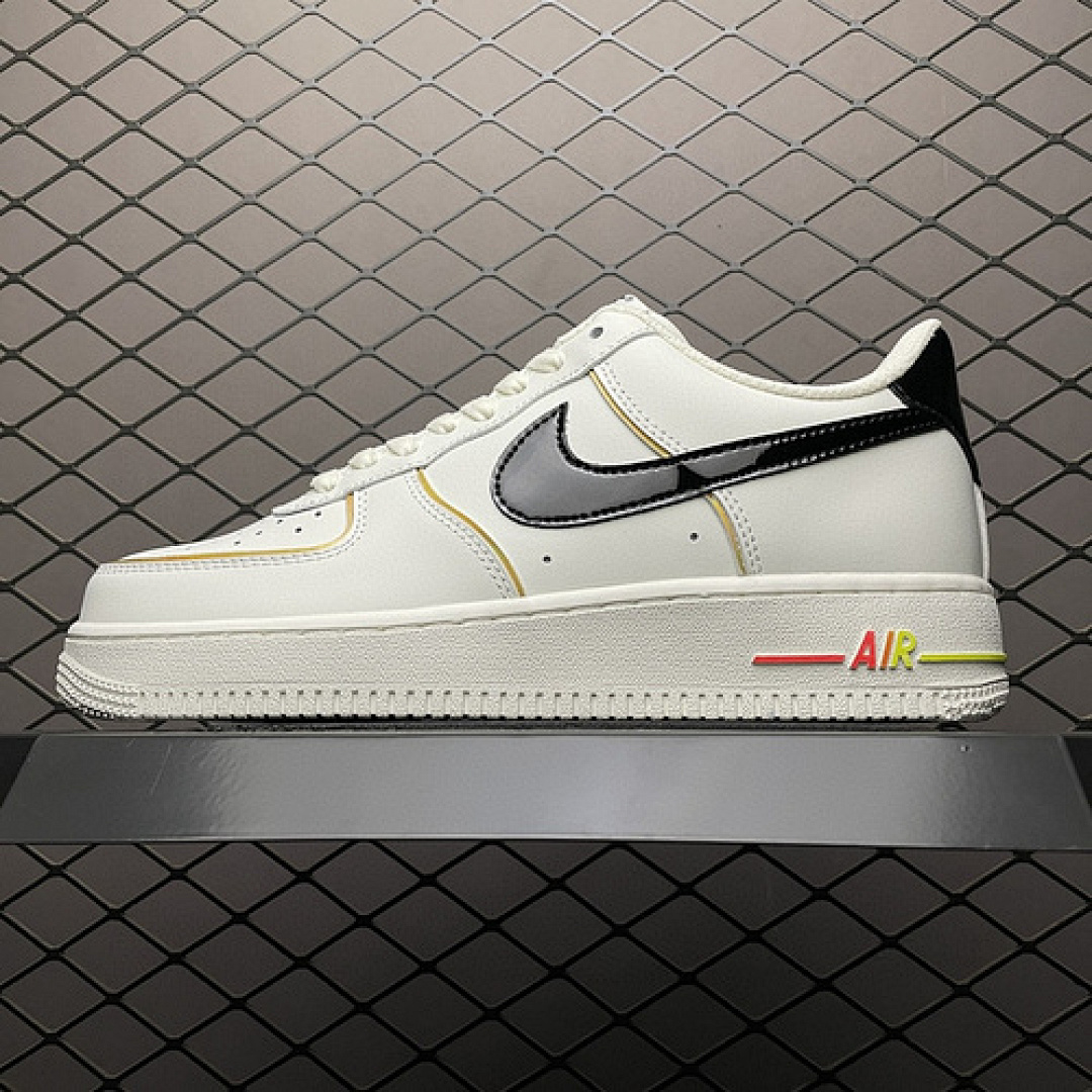Nike Nike AIR FORCE 1 07 LOW IVORY/BLACK/METALLIC GOLD · ZX9856-599, photo 1
