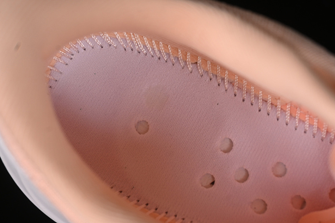 Nike [FQ7261-800]-[AIR ZOOM PEGASUS 35 CRIMSON TINT/WHITE/PURE PLATINUM/RED STARDUST/VAST (GREY]) - Image 5