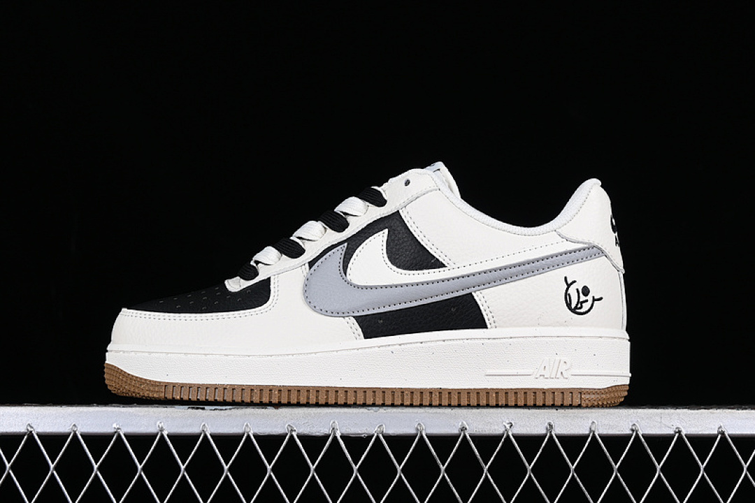 Nike [CC2569-077]-[AIR FORCE 1 07 LOW WHITE/BLACK/GREY]-[WOMAN:36-39]-[MAN:40-45], photo 1