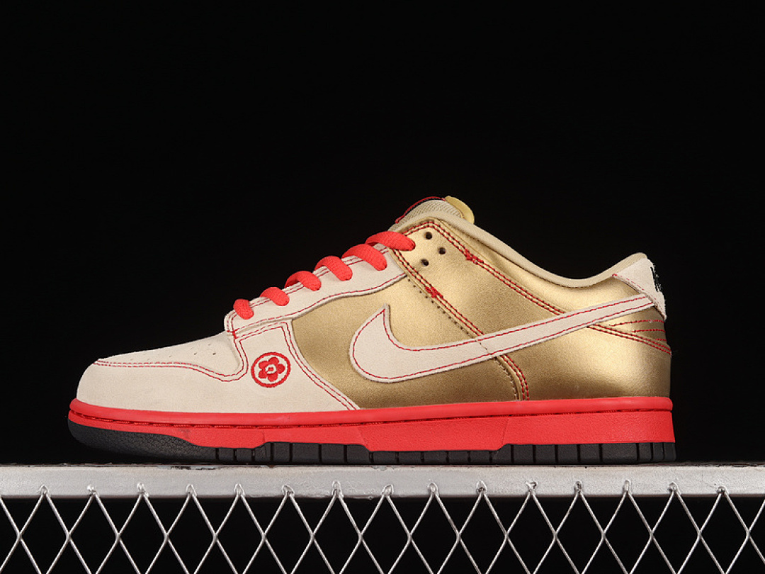 Unbranded [304292-771]-[DUNK LOW PRO SB MONEY CAT METALLIC GOLD/GOLDDUST]-[MAN:39-45], photo 1