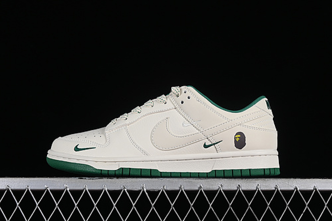 Bape [XD6188-026]-[SB DUNK LOW BAPE OFF WHITE/GREEN/GREY]-[WOMAN:36-39]-[MAN:40-45], photo 1