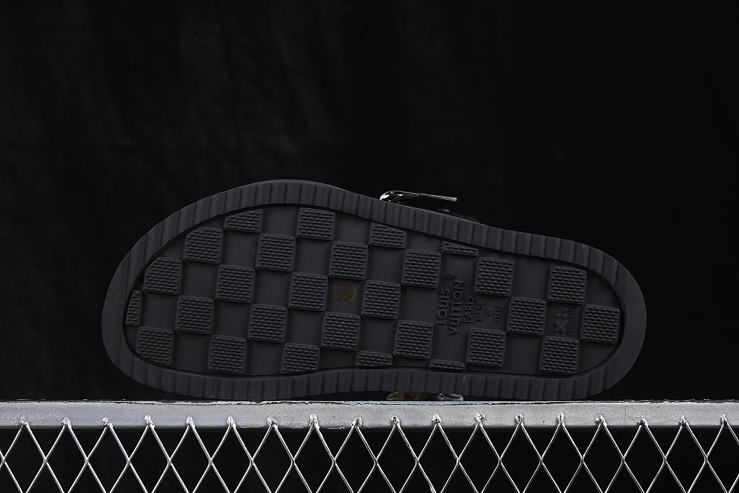 Louis Vuitton [VENICE COMFORT ROUND TOED ONE PIECE SLIPPERS BLACK/INKINESS]-[WOMAN:39]-[MAN:40-46] - Image 12