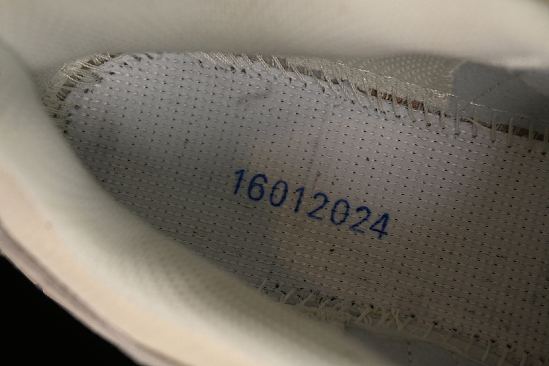 On Running [474786-25]-[XA PRO 3D SUEDE OUTDOOR OFF ROADING APRICOT/LIGHT BROWN]-[WOMAN:36-39]-[MAN:40-46] - Image 4