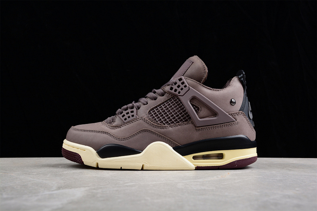 Jordan A MA MANIÉRE X AIR Jordan 4 RETRO VIOLET ORE/MEDIUM ASH/BLACK/MUSLIN · DV6773-220, photo 1
