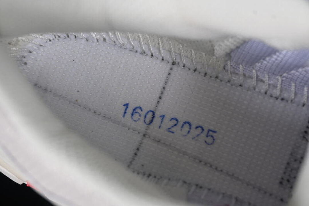 On Running [478481-23]-[OUTDOOR TRAIL RUNNING SHOES WHITE/PURPLE]-[WOMAN:36-39]-[MAN:40-46] - Image 5
