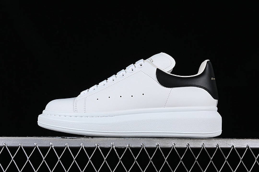Alexander McQueen [ALEXANDER MCQUEEN WHITE/BLACK]-[WOMAN:35-39]-[MAN:40-45], photo 1