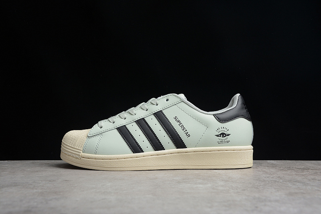 Adidas STAR WARS X SUPERSTAR THE CHILD LINEN GREEN/CORE BLACK/CREAM WHITE · GZ2751, photo 1