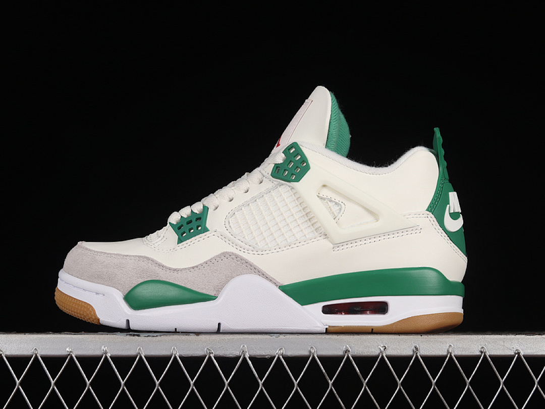 Jordan SB X AIR Jordan 4 RETRO SP SAIL/PINE GREEN/NEUTRAL GREY/WHITE · DR5415-103, photo 1