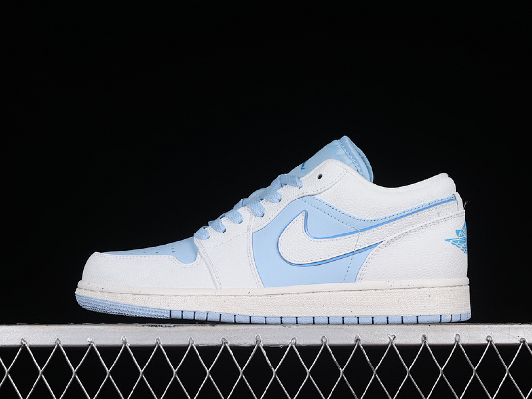 Jordan [DV1299-104]-[AIR JORDAN 1 LOW SE REVERSE SAIL/DARK POWDER BLUE/ICE BLUE]-[UNISEX:36-46], photo 1