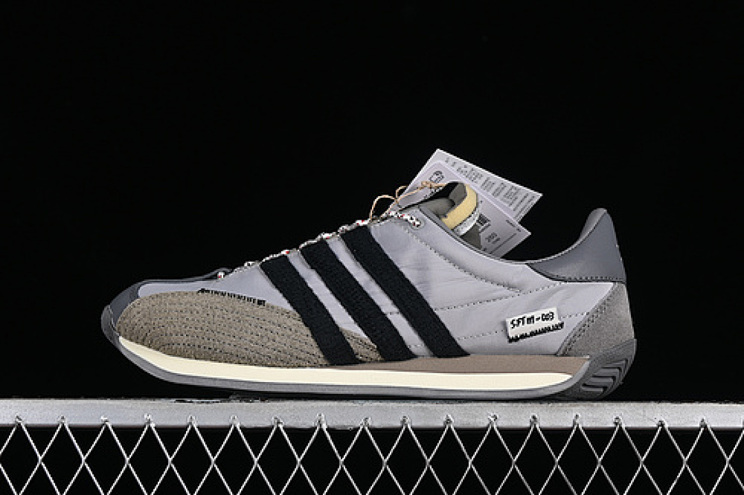 Unbranded [IH7519]-[SONG FOR THE MUTE GREY TWO/CORE BLACK/GREY FOUR]-[WOMAN:35-39]-[MAN:40-45], photo 1