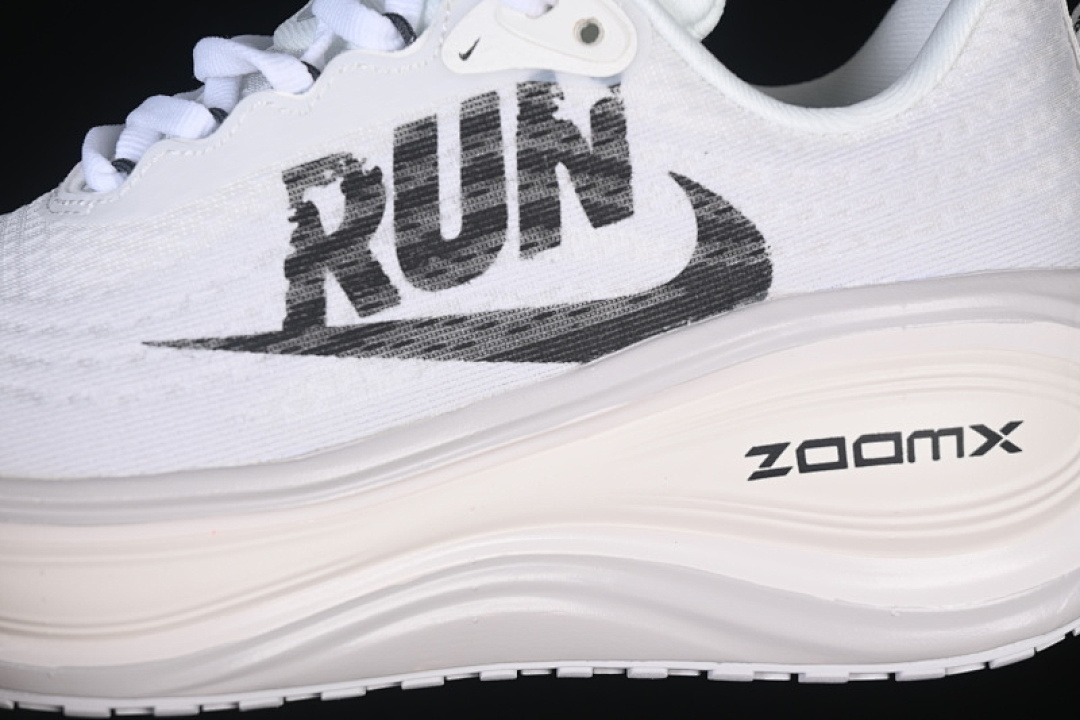 Nike [IH2268-100]-[AIR ZOOM VOMERO PLUS WHITE/BLACK]-[WOMAN:36-39]-[MAN:40-45] - Image 8