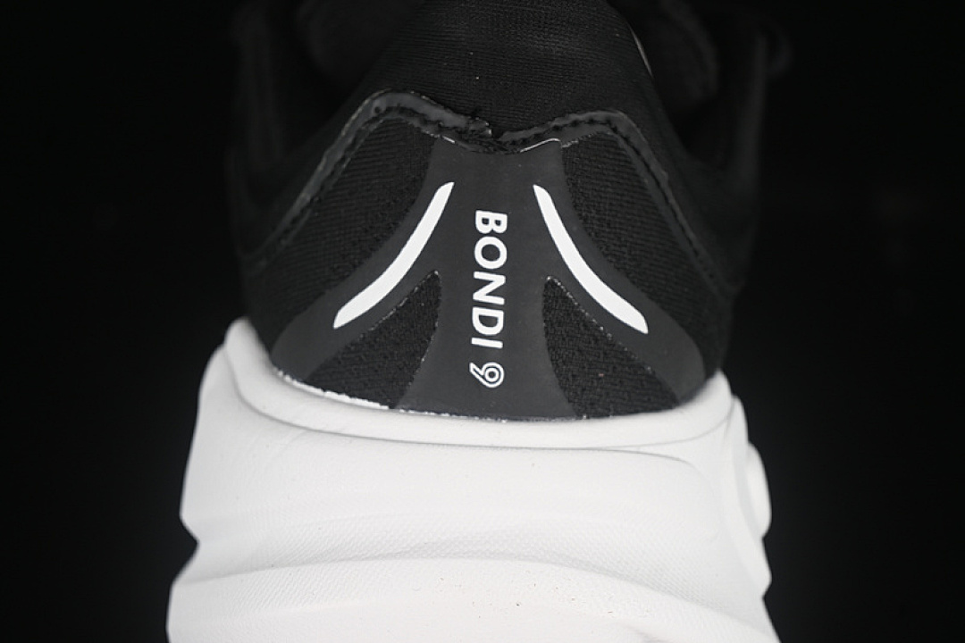 On Running [1162011 BWHT]-[HOKA ONE BONDI 9 BLACK/WHITE]-[WOMAN:36-39]-[MAN:40-45] - Image 7