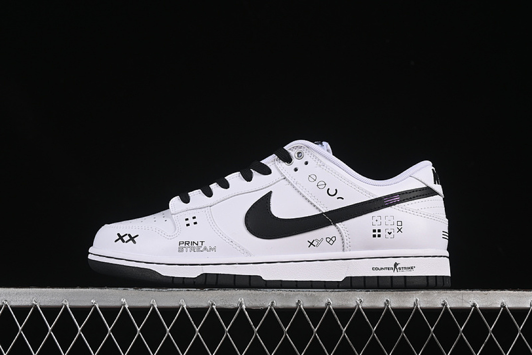 Unbranded [WC1220-001]-[SB DUNK LOW JUST DO IT WHITE/BLACK]-[MAN:40-45], photo 1