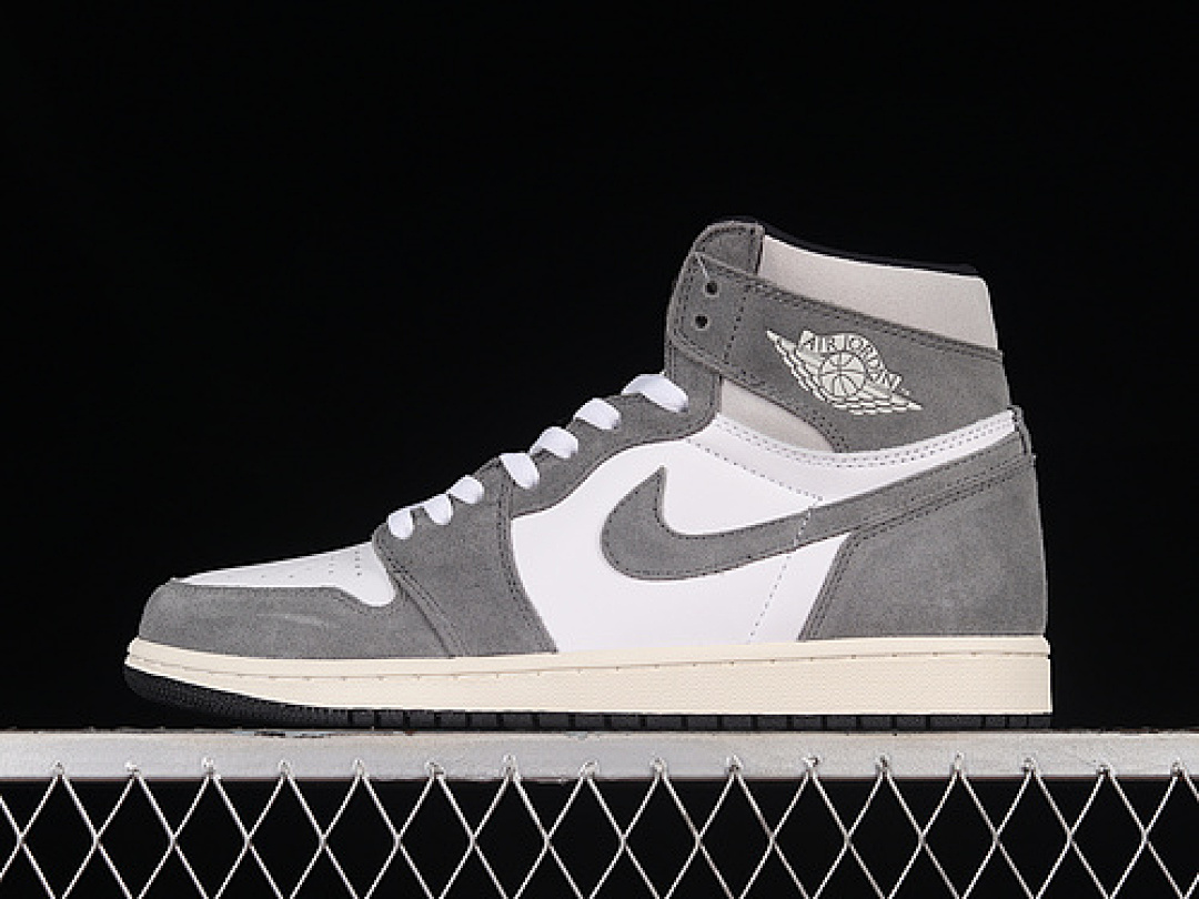 Jordan AIR Jordan 1 RETRO HIGH OG BLACK/FIRE RED/LIGHT SMOKE GREY/SAIL · DZ5485-051, photo 1