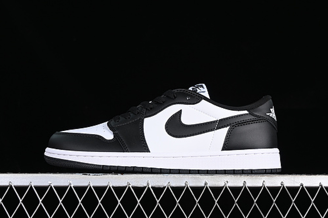 Jordan [CZ0790-110]-[AIR JORDAN 1 LOW WHITE/BLACK]-[WOMAN:36-39]-[MAN:40-45], photo 1