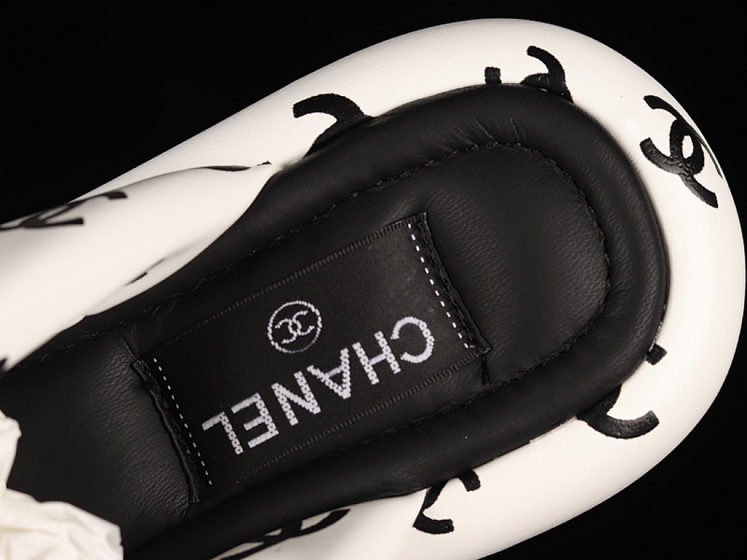 Chanel [CHA*NEL 22 PLATFORM SLIP-ON SLIPPERS WHITE/WHITE/BLACK]-[WOMAN:35-40] - Image 3