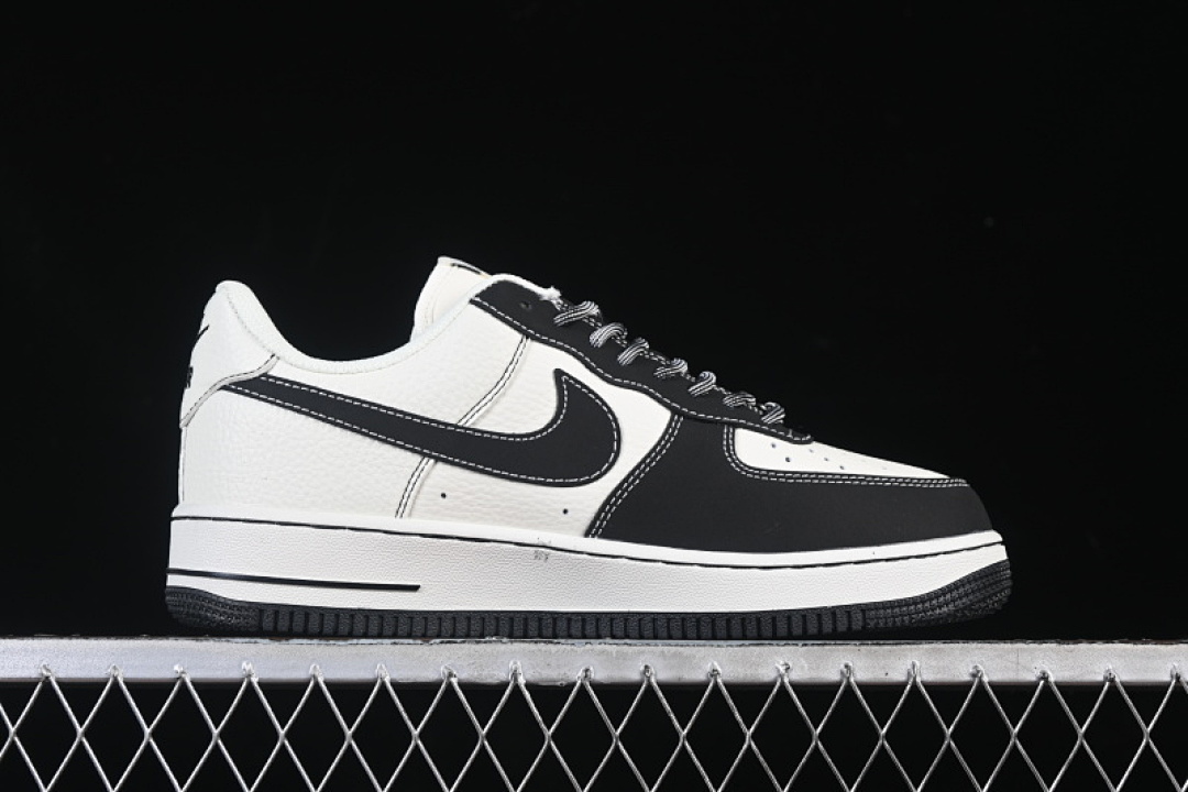Nike [NH0601-574]-[AIR FORCE 1 07 LOW CASUAL SNEAKERS BLACK/WHITE]-[WOMAN:36-39]-[MAN:40-45] - Image 15