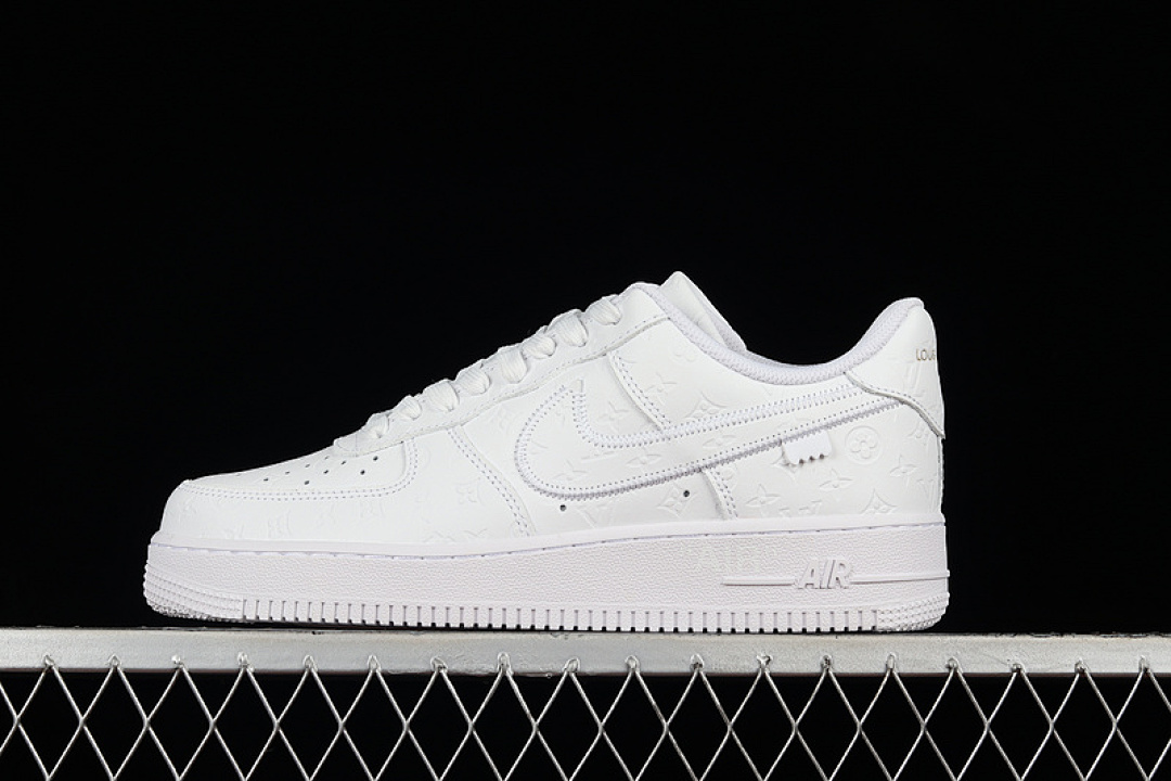 Nike [LD0212]-[L*V X AIR FORCE 1 LOW 07 WHITE/WHITE/WHITE]-[WOMAN:36-39]-[MAN:40-45], photo 1