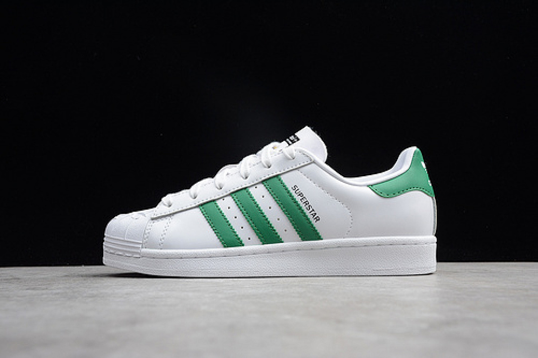 Unbranded [S83385]-[SUPERSTAR NIGO BEARFOOT FTWWHT/GREEN/FTWWHT]-[WOMAN:36-39 1/3]-[MAN:40-44]-[OG00110], photo 1