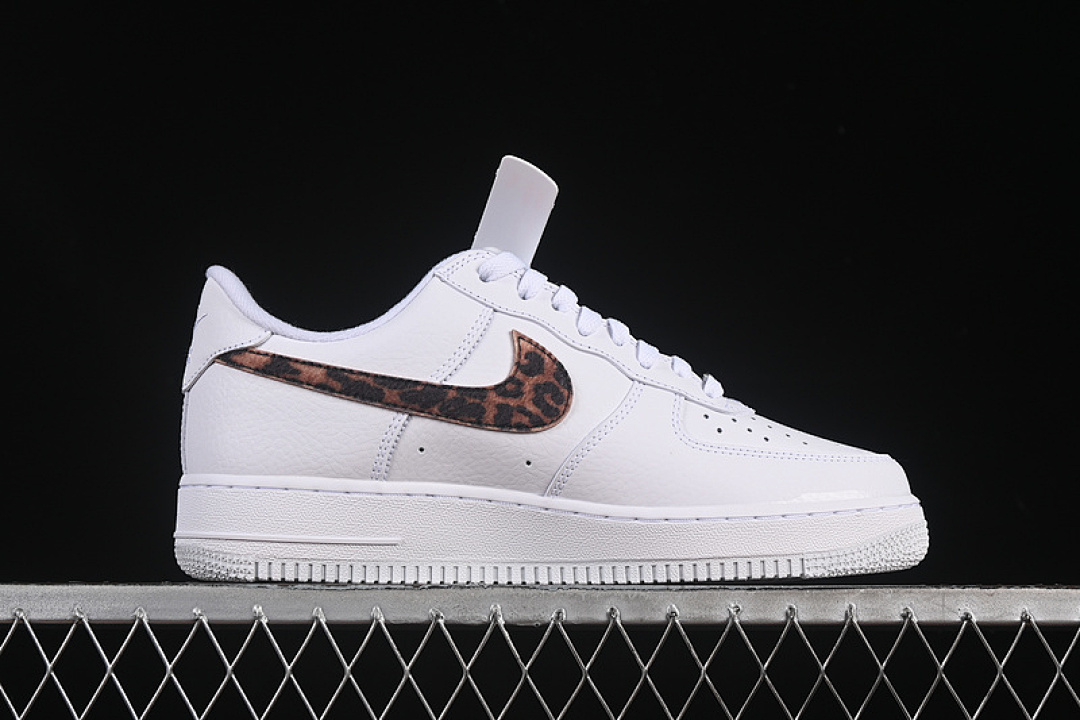 Nike [IM3483-100]-[AIR FORCE 1 07 LOW WHITE/BROWN]-[WOMAN:36-39]-[MAN:40-45] - Image 2