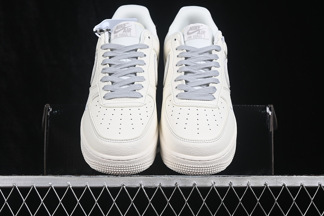 Nike [DN9688-120]-[AIR FORCE 1 07 LOW CASUAL SNEAKERS WHITE/WHITE/WHITE]-[WOMAN:36-39]-[MAN:40-45] - Image 13