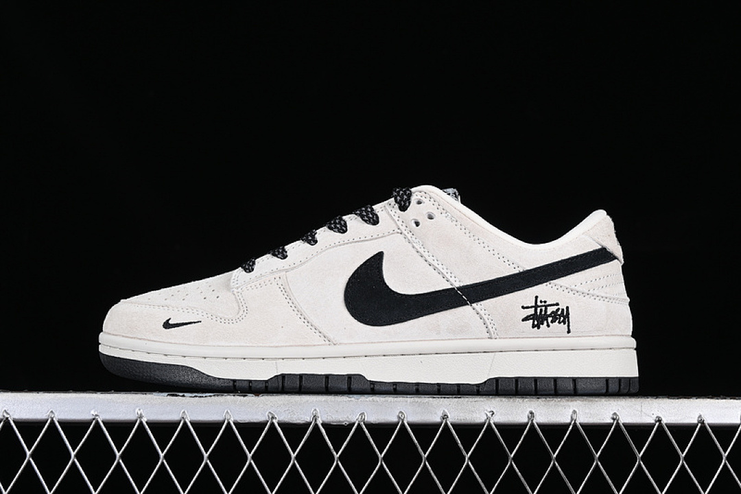 Nike SB DUNK LOW WHITE/BLACK · MZ6357-148, photo 1