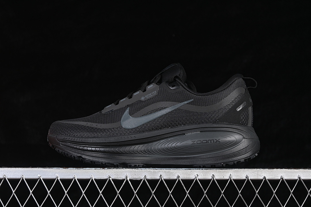 Nike Nike VOMERO 18 GORE-TEX BLACK/ANTHRACITE · HQ7001-001, photo 1
